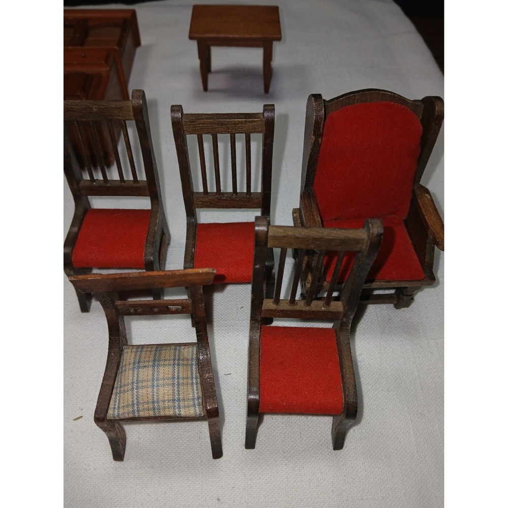 Vtg Miniature Dollhouse Wooden Wingback Living Room Set Sofa & 2 Chairs /Bed Lot - Picture 2 of 16